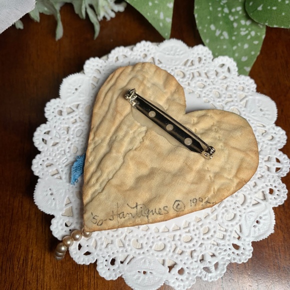 Vintage Brooches, Hummel & Hantiques, Lot of 3 - Picture 5 of 16